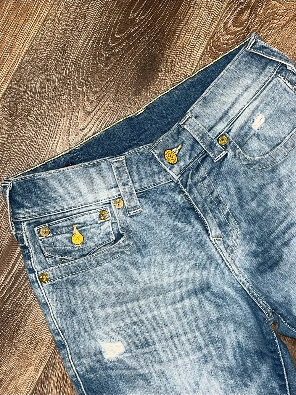 TRUE RELIGION BRAND JEANS® Ricky W/ Flap Back Pocket Shorts 
